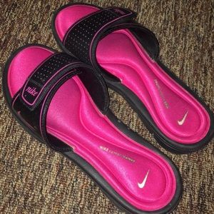 Nike slides